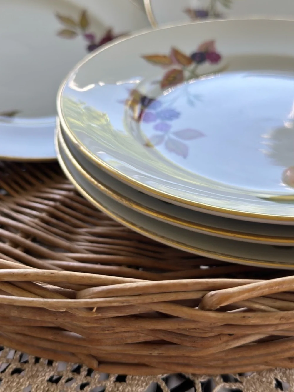6 Vintage Royal Worcester Evesham Salad Lunch Plates Gold Trim England China